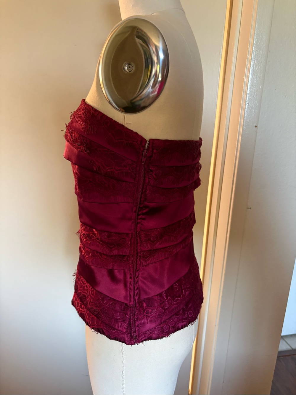 Silk and Lace Corset top with boning - Picture 2 of 13